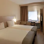 Готель Ibis