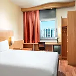 Готель Ibis Адана