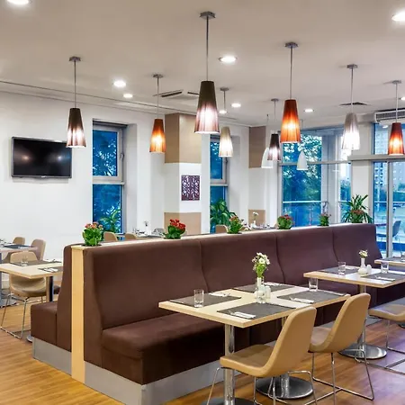 Ibis Hotel 3*