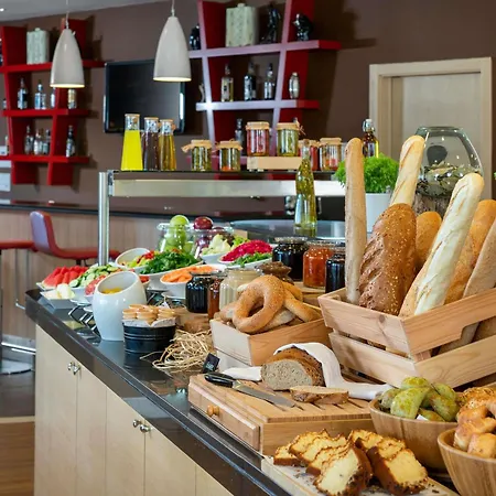 Ibis Hotel 3*