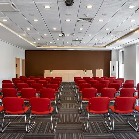 Ibis Hotel 3*